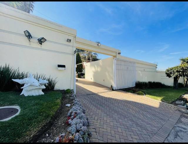 4 BEDROOM HOUSE FOR SALE IN LINMEYER